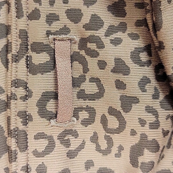 GAP Fit, Blackout Technology  High Compression Leggings, women's Sz Med NWT yoga - Picture 7 of 8